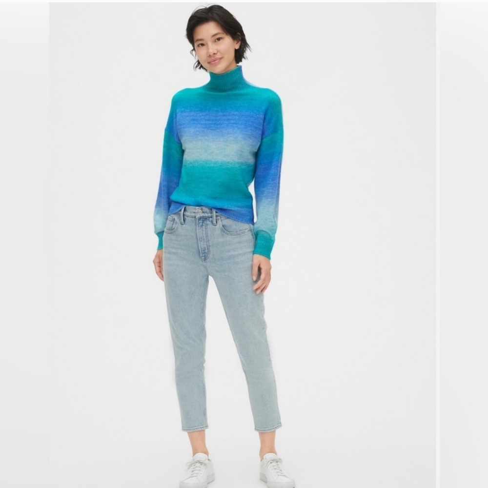 GAP ombre blue blend color block sweater